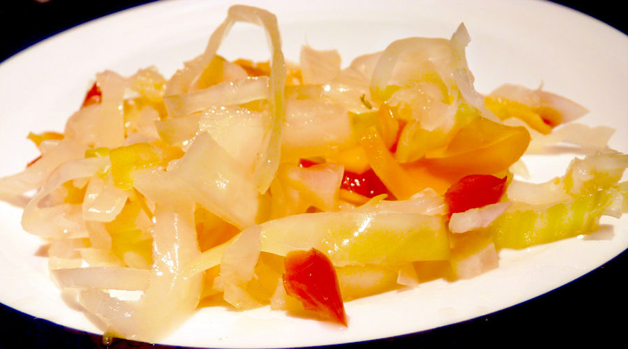 kimchi på tallrik