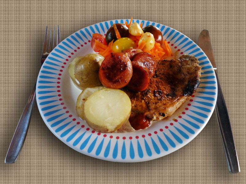 Korv, fl�sk och potatis